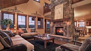 House, 5 Bedrooms | Living room | Flat-screen TV, fireplace