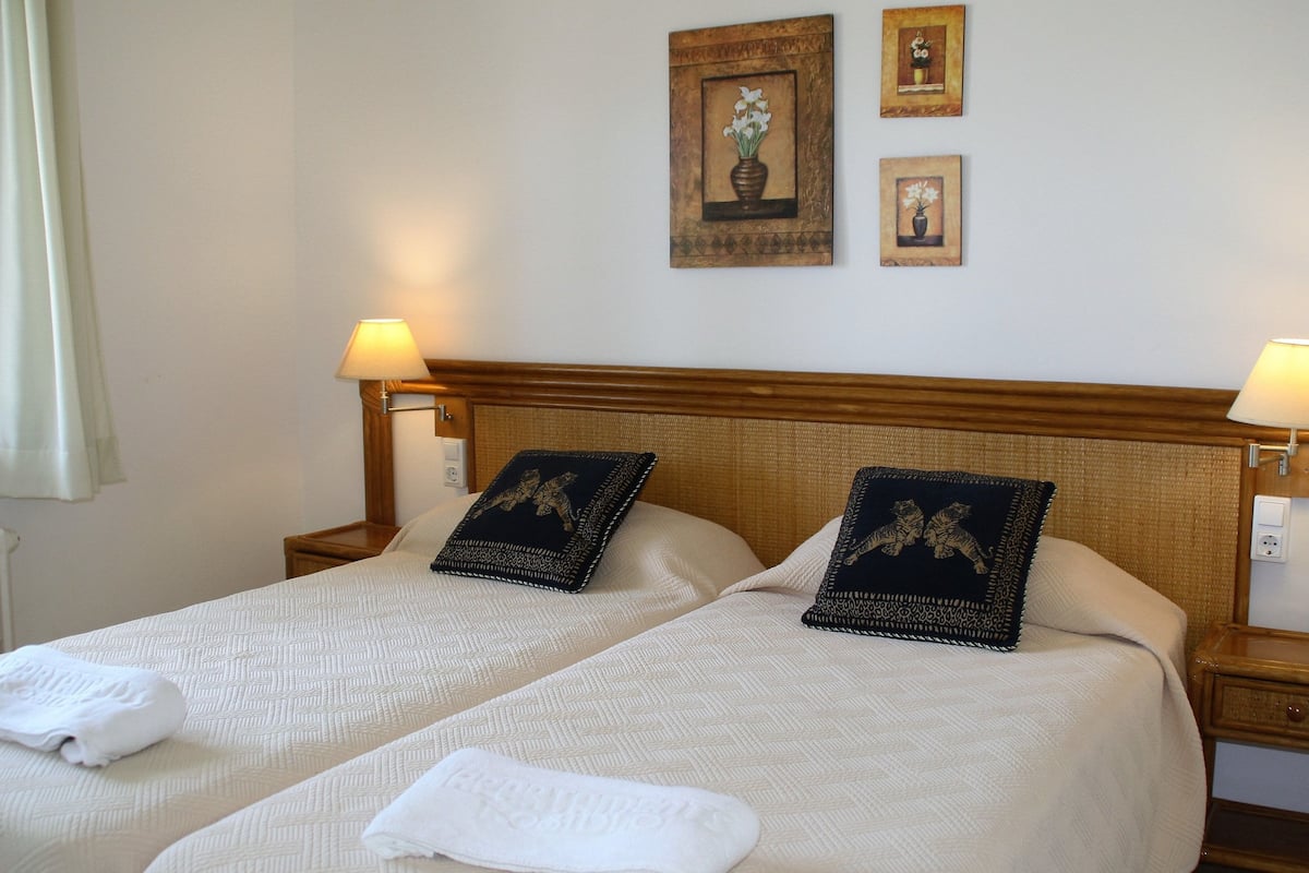 Apartment, 2 Bedrooms, Pool View (Margarita 32) | Iron/ironing board, free WiFi, bed sheets