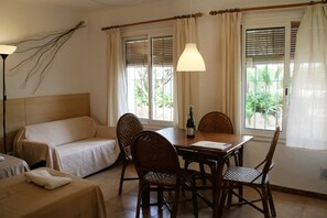 Estudio, 1 habitación, planta baja (Margarita 6) | Tabla de planchar con plancha, wifi gratis, ropa de cama
