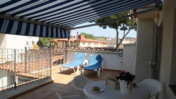 Apartment, 1 Bedroom (Ocean 33) | Terrace/patio