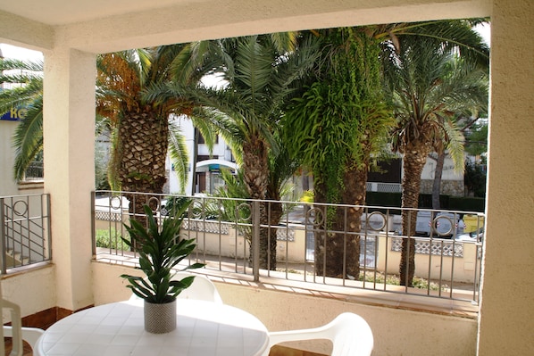 Apartment, 2 Bedrooms (Ocean 23) | Terrace/patio