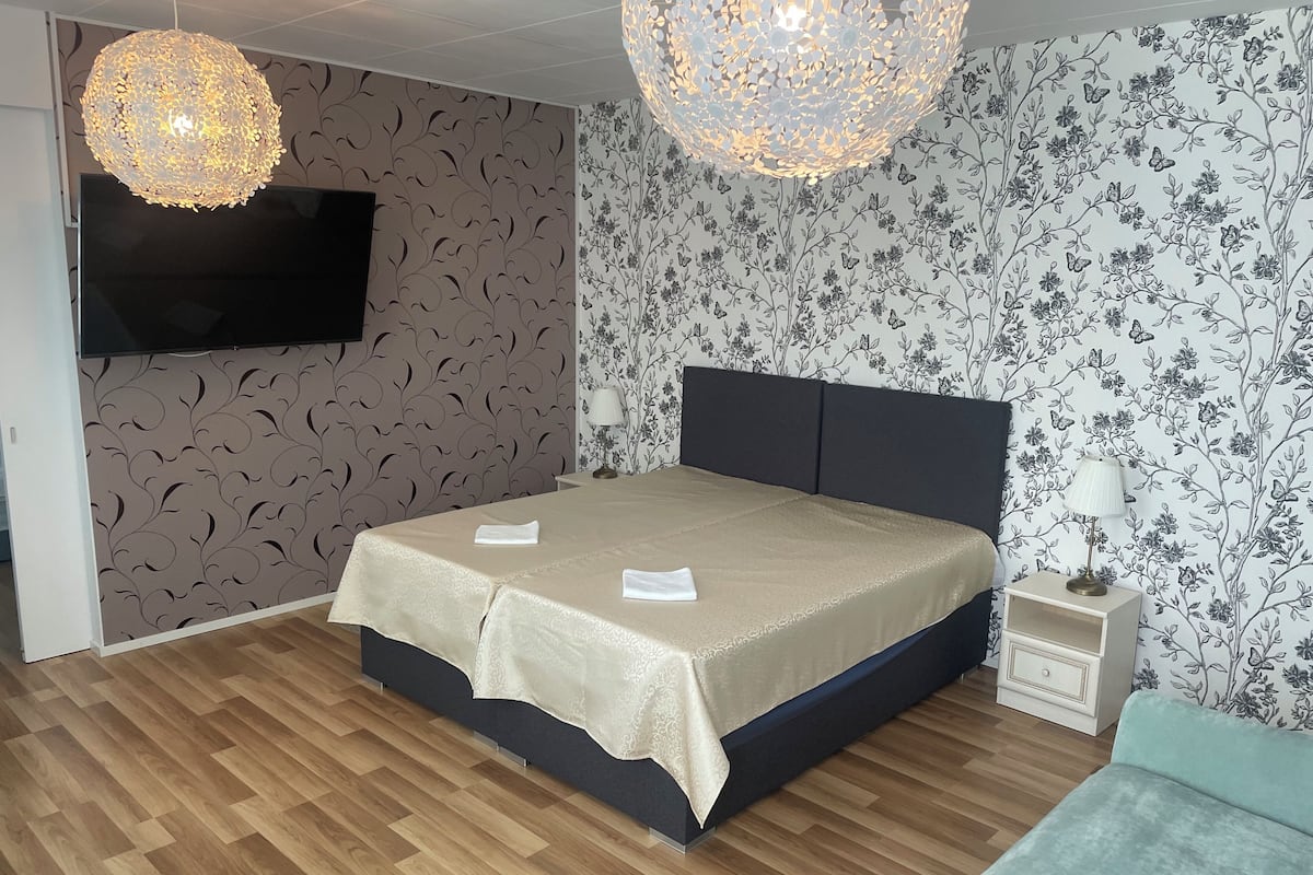 Comfort-Apartment, Mehrere Betten | 1 Schlafzimmer, schallisolierte Zimmer, Bügeleisen/Bügelbrett