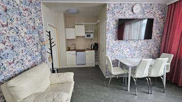 Habitación Confort | Sistema de insonorización, tabla de planchar con plancha, wifi gratis