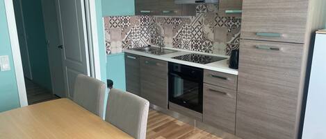 Appartamento Comfort, letti multipli | Cucina privata | Macchina per tè/caffè, bollitore elettrico