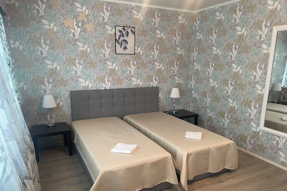 Comfort-Studio | Schallisolierte Zimmer, Bügeleisen/Bügelbrett, kostenloses WLAN