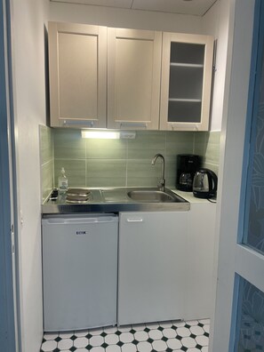 Comfort Studio | Private kitchen | Coffee/tea maker, electric kettle