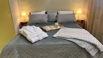 Kamar Double Basic | Kedap suara, setrika/meja setrika, Wi-Fi gratis, dan seprai linen