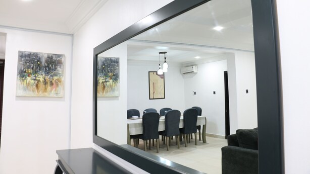 City Apartment, 3 Bedrooms, Smoking, Sea View | Room amenity - DELMAR (Lagos)