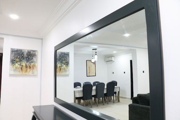 City Apartment, 3 Bedrooms, Smoking, Sea View | Room amenity