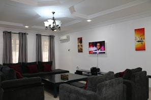 City Apartment, 3 Bedrooms, Smoking, Sea View | Living area