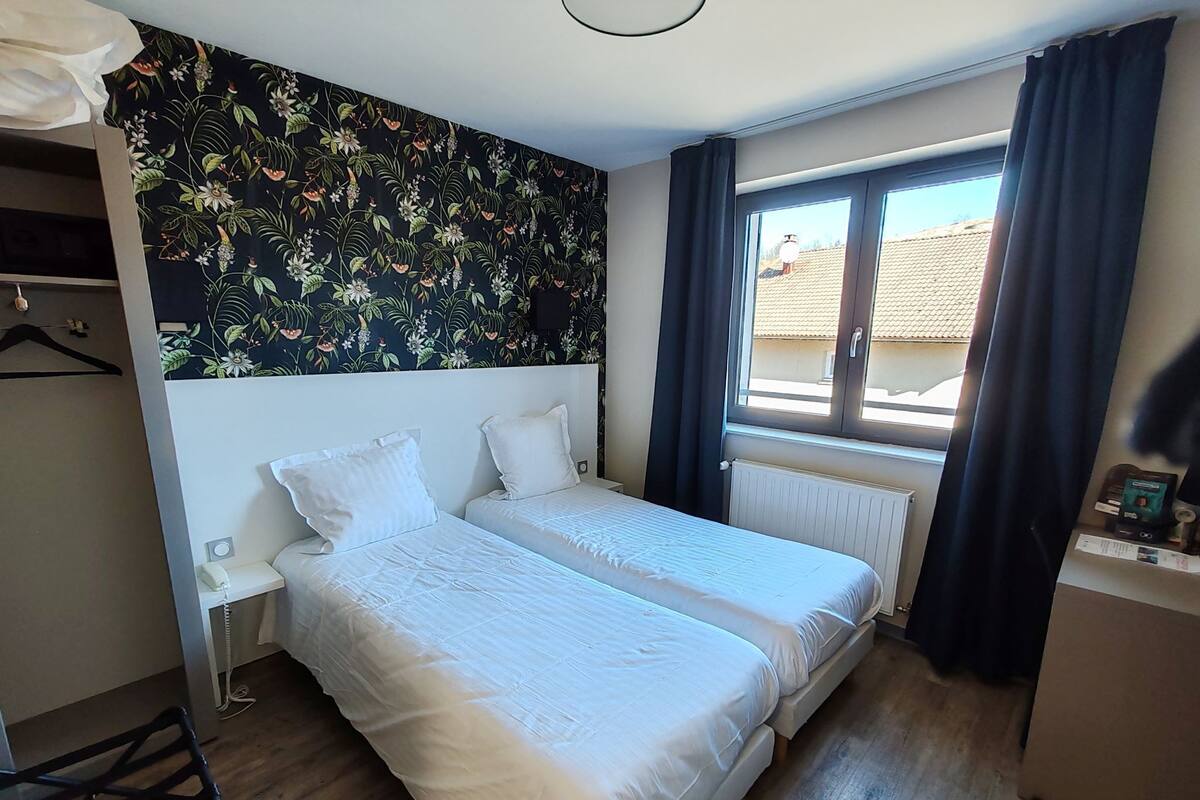 premium bedding, in-room safe, individually decorated