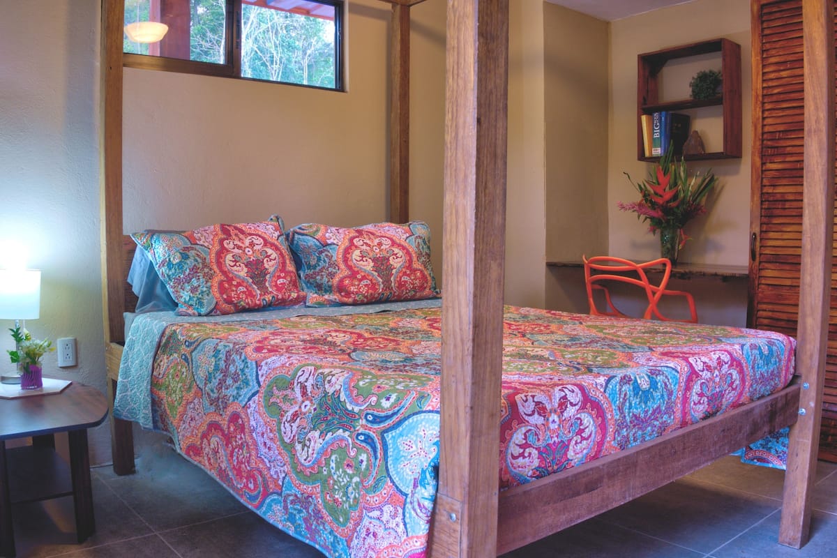 1 bedroom, individually decorated, individually furnished, desk