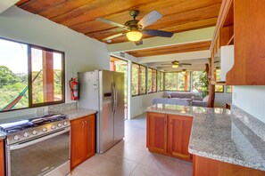 Doppelzimmer | Gemeinschaftsküche | Kühlschrank, Mikrowelle, Wasserkocher mit Kaffee-/Teezubehör