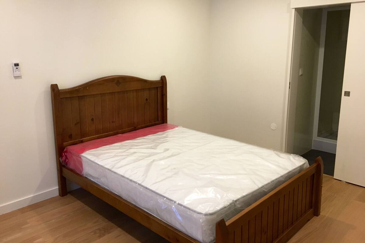 套房 (River View I) | 熨斗/熨板、免费 WiFi、床单
