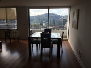 Deluxe Apartment, 1 Bedroom, Private Bathroom (#902) | Living area | Flat-screen TV - Mejor amoblados Providencia (Santiago)
