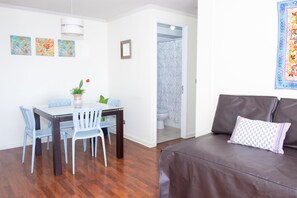 Apartemen Deluks, 1 kamar tidur, kamar mandi pribadi (#606) | 1 kamar tidur, seprai premium, setrika/meja setrika, dan Wi-Fi gratis
