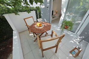 Outdoor dining - Beautiful Studio near beach in Zadar Diklo (Zadar)