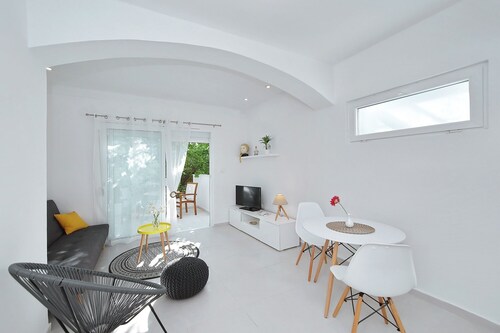 Beautiful Studio near beach in Zadar Diklo