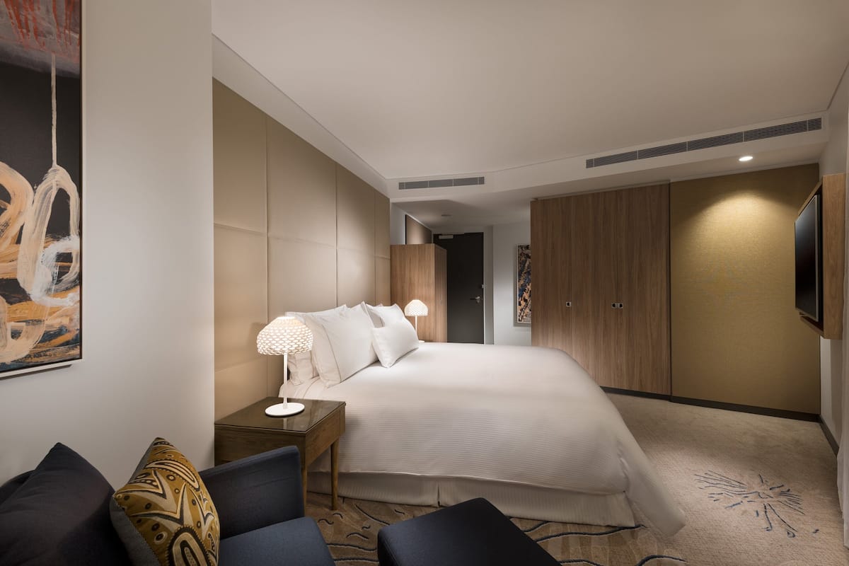 Premium Room, 1 King Bed, River View | Down comforters, pillowtop beds, minibar, in-room safe