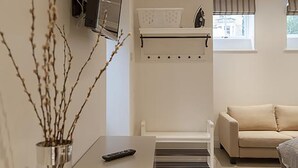 Apartment | Iron/ironing board, free WiFi, bed sheets - The Skylark Studio, Hereford (Hereford)