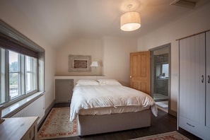 Apartment, Multiple Beds | Free WiFi, bed sheets
