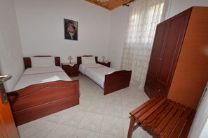 Triple Room, Non Smoking | In-room safe, blackout drapes, WiFi (free), bed sheets - Studios Kostas & Despina (Kavala)