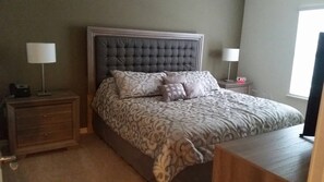3 bedrooms, in-room safe, individually decorated, individually furnished