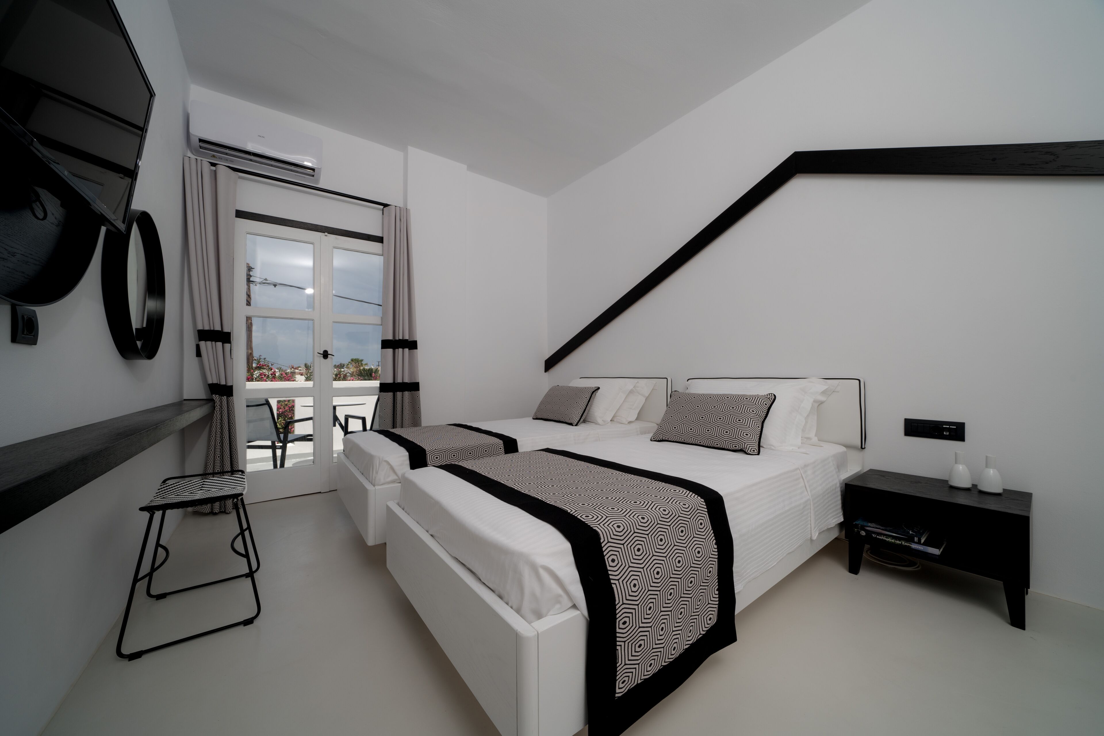 Photo - Divelia Hotel