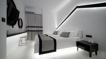 Quarto casal ou duplo conforto, 1 cama King, para não fumantes | Roupas de cama premium, cofres nos quartos, escrivaninha