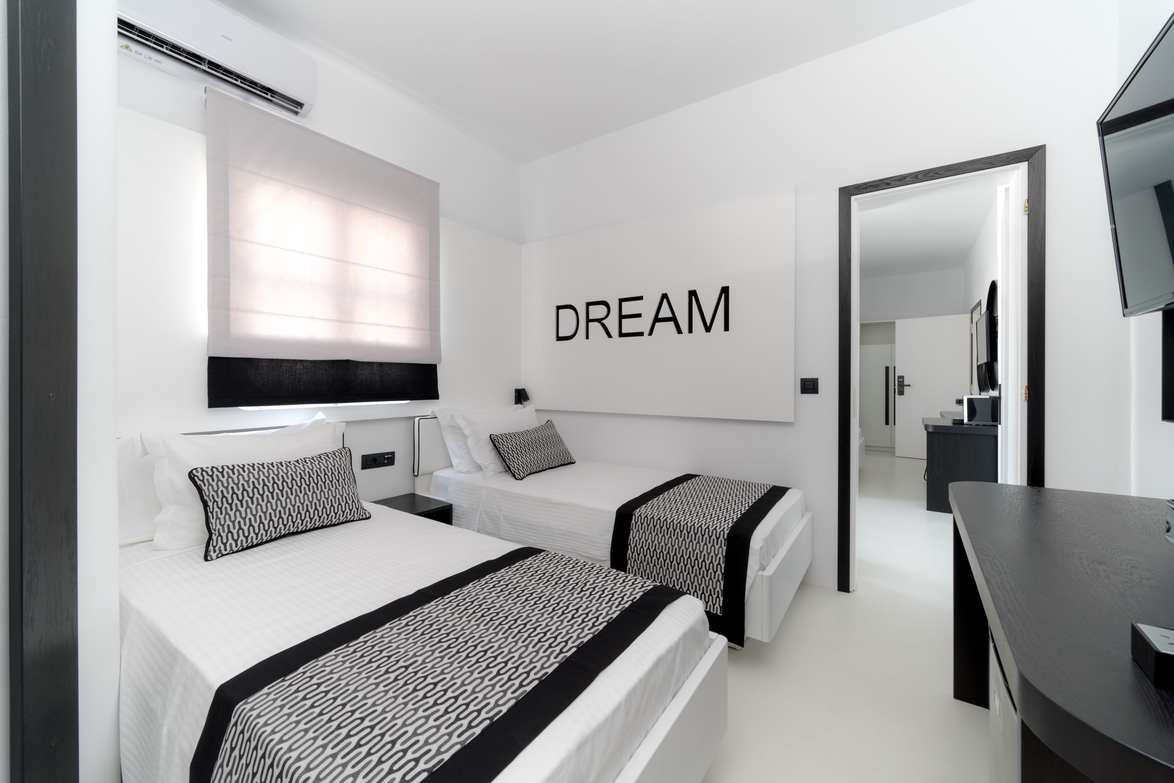 Photo - Divelia Hotel