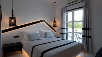 Habitación Confort con 1 cama doble o 2 individuales, 1 cama de matrimonio grande, no fumadores | Ropa de cama de alta calidad, caja fuerte, escritorio