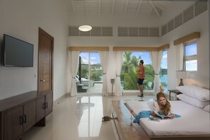 วิลล่า | 4 ห้องนอน, เครื่องนอนระดับพรีเมียม, ตู้นิรภัยในห้องพัก, โต๊ะทำงาน
