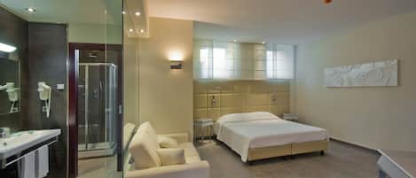 1 Schlafzimmer, Allergikerbettwaren, Betten mit Memory-Foam-Matratzen