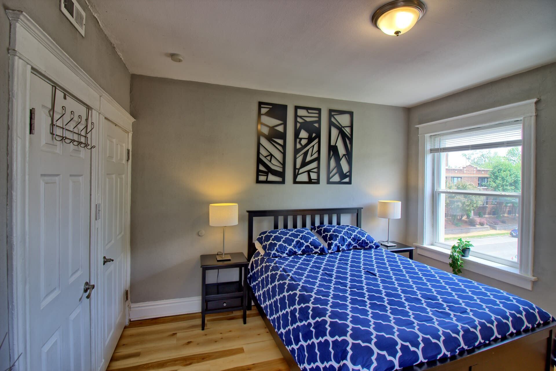 1 bedroom, desk, iron/ironing board, WiFi
