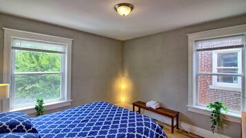 1 sovrum, skrivbord, strykjÀrn/strykbrÀda och wi-fi