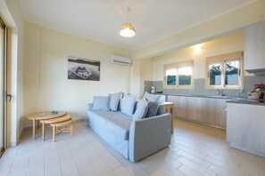 Standard Residence  | Wohnbereich | Plasmafernseher