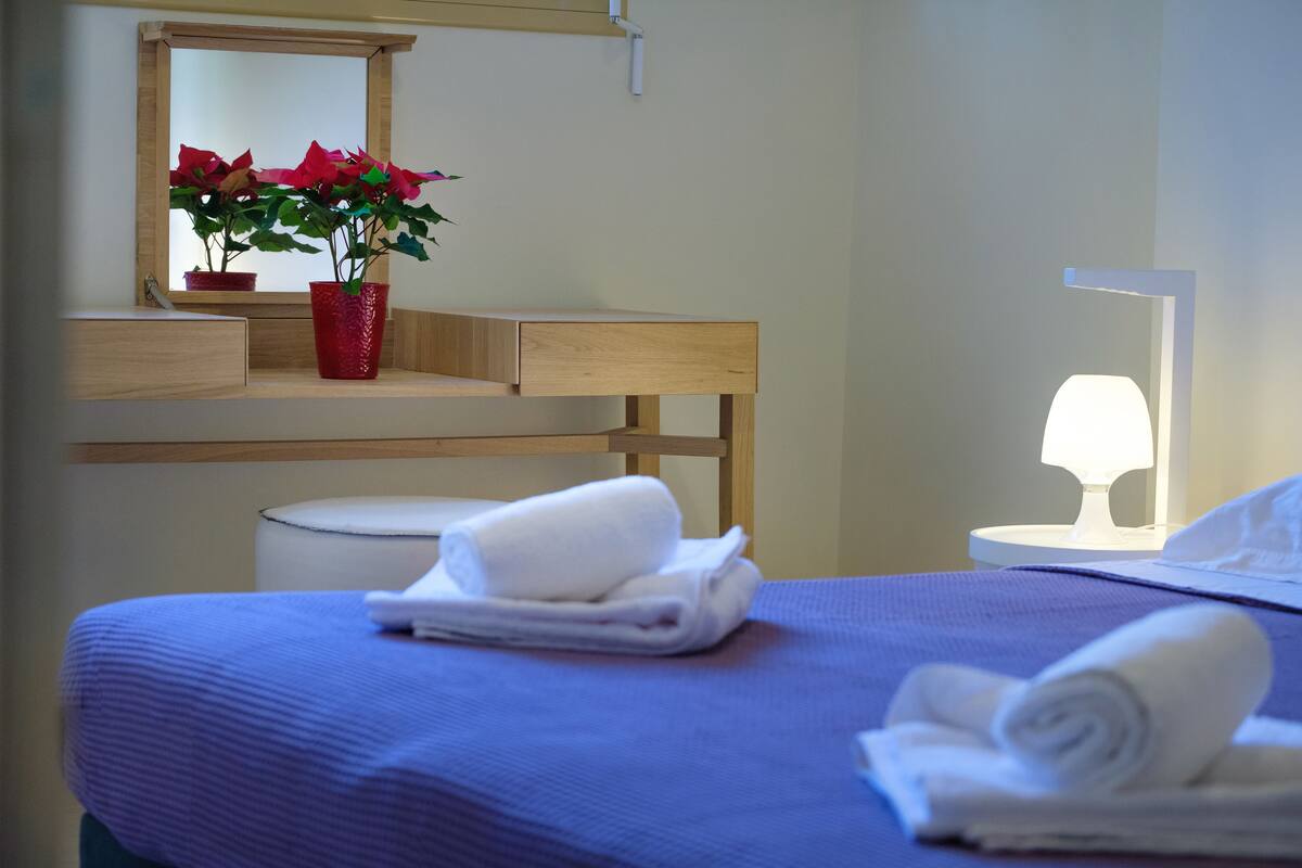 Ropa de cama de alta calidad, sistema de insonorización y wifi gratis 