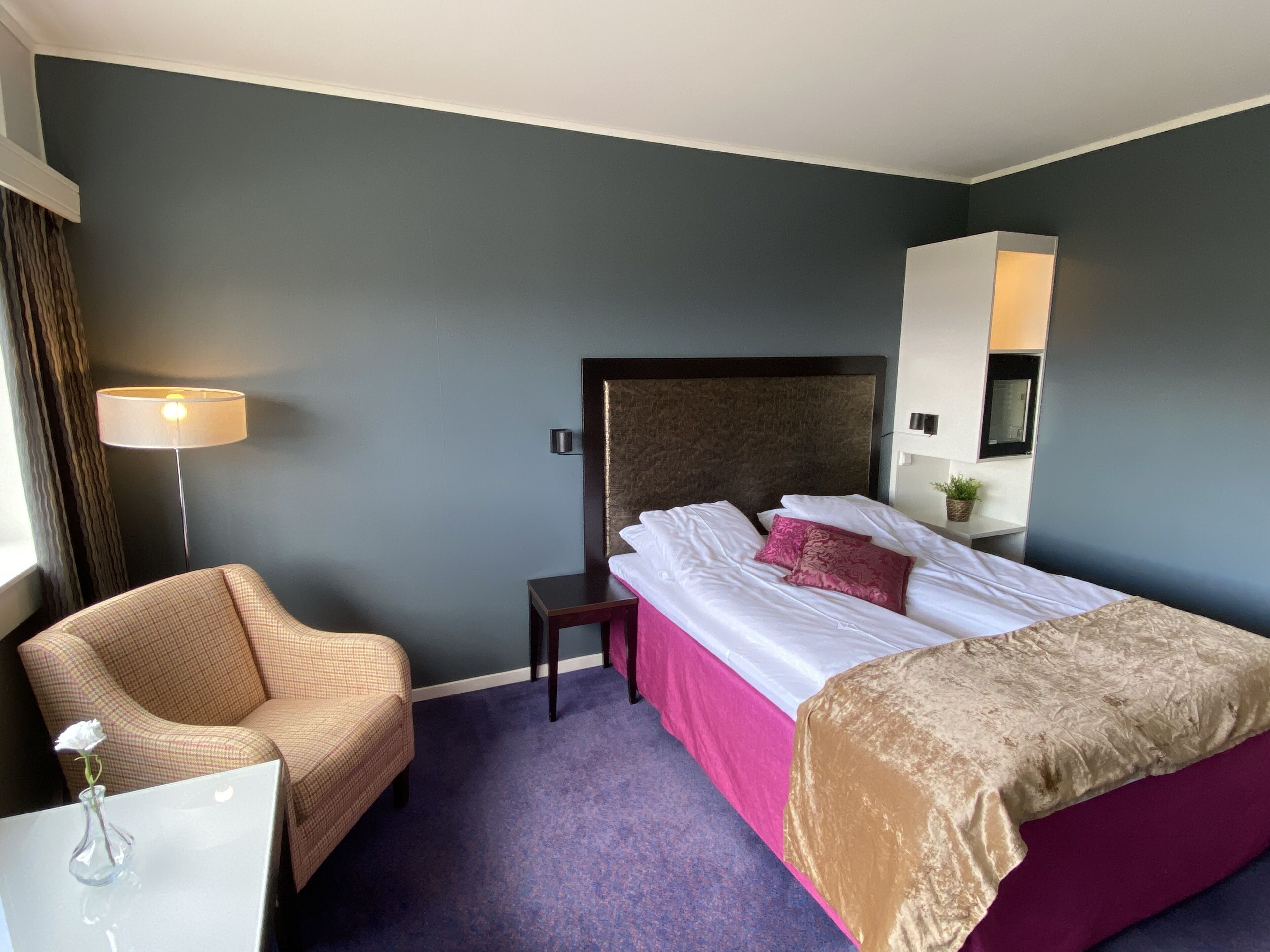 single room | 1 bedroom, hypo-allergenic bedding, desk, iron/ironing board