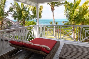 Property grounds - BREATHTAKING : on water front with panoramic views + pool + dock (Harbour Island)