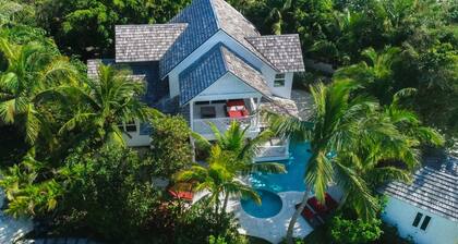 BREATHTAKING : on water front with panoramic views + pool + dock