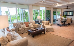 Smart TV - BREATHTAKING : on water front with panoramic views + pool + dock (Harbour Island)