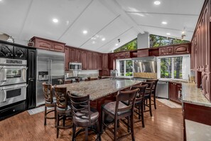 Fridge, microwave, oven, stovetop - Luxurious Private Estate with Hot Tub. Game Room, Grand Piano- Near Ski Resort (Salt Lake City)