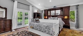 Luxurious Private Estate with Hot Tub. Game Room, Grand Piano- Near Ski Resort