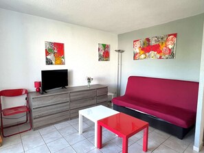 TV - Pretty 2 room cabin very modern parking (LE GRAU DU ROI)