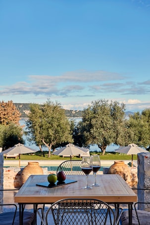 Terraza o patio. 100 Rizes Seaside Resort - Small Luxury Hotels of The World
