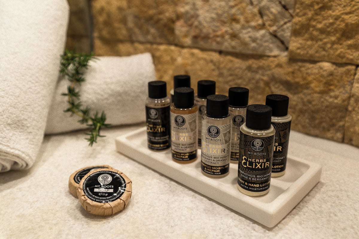 private pool honeymoon suite sea view | bathroom amenities | shower, rainfall showerhead, free toiletries, hair dryer