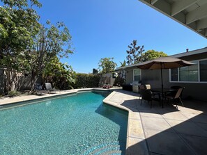 A heated pool - Gorgeous Pool Home: 2 Ensuites; 1/2 Mi Walk2Disney (Anaheim)
