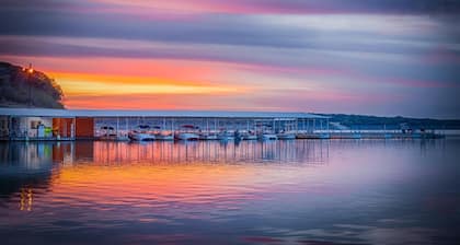 Holiday Lodge on Canyon Lake
