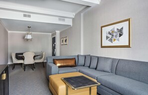 Room - The Sire Hotel Lexington,tapestry Collection by Hi (Lexington)