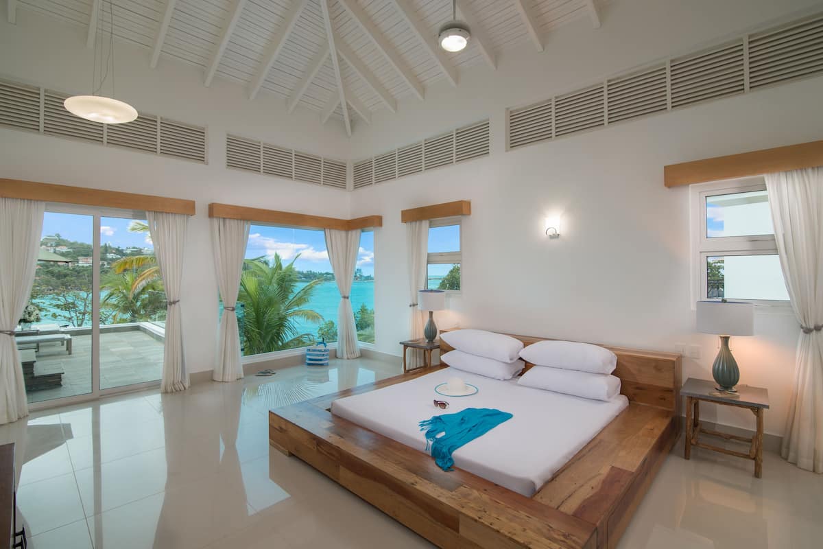 Villa | 6 bedrooms, premium bedding, in-room safe, desk